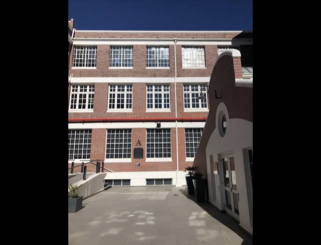 1,538M² OFFICE TO LET IN GARDENS
